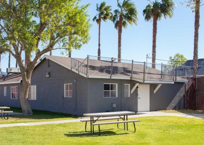 The courtyard at Shandin Hills Behavioral Health Center